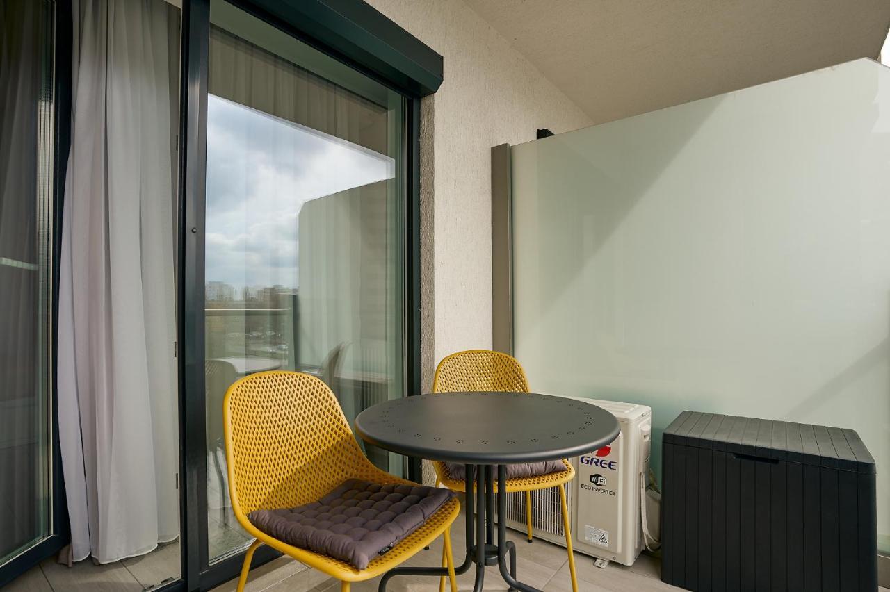 Moon Plaza Deluxe Studios Bucharest Luaran gambar