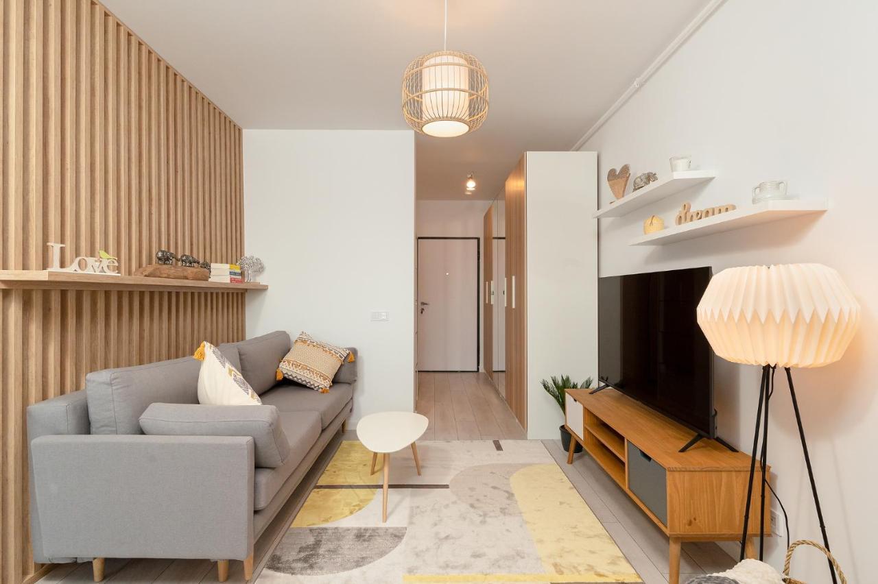 Moon Plaza Deluxe Studios Bucharest Luaran gambar