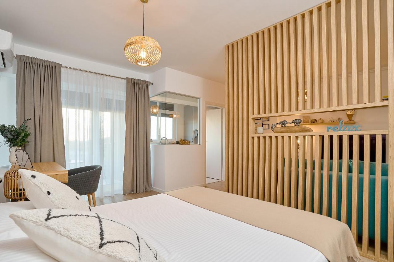 Moon Plaza Deluxe Studios Bucharest Luaran gambar