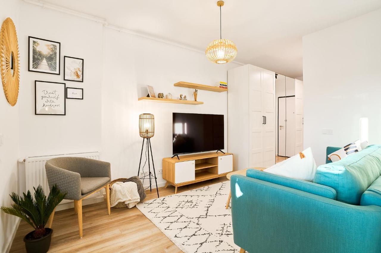 Moon Plaza Deluxe Studios Bucharest Luaran gambar